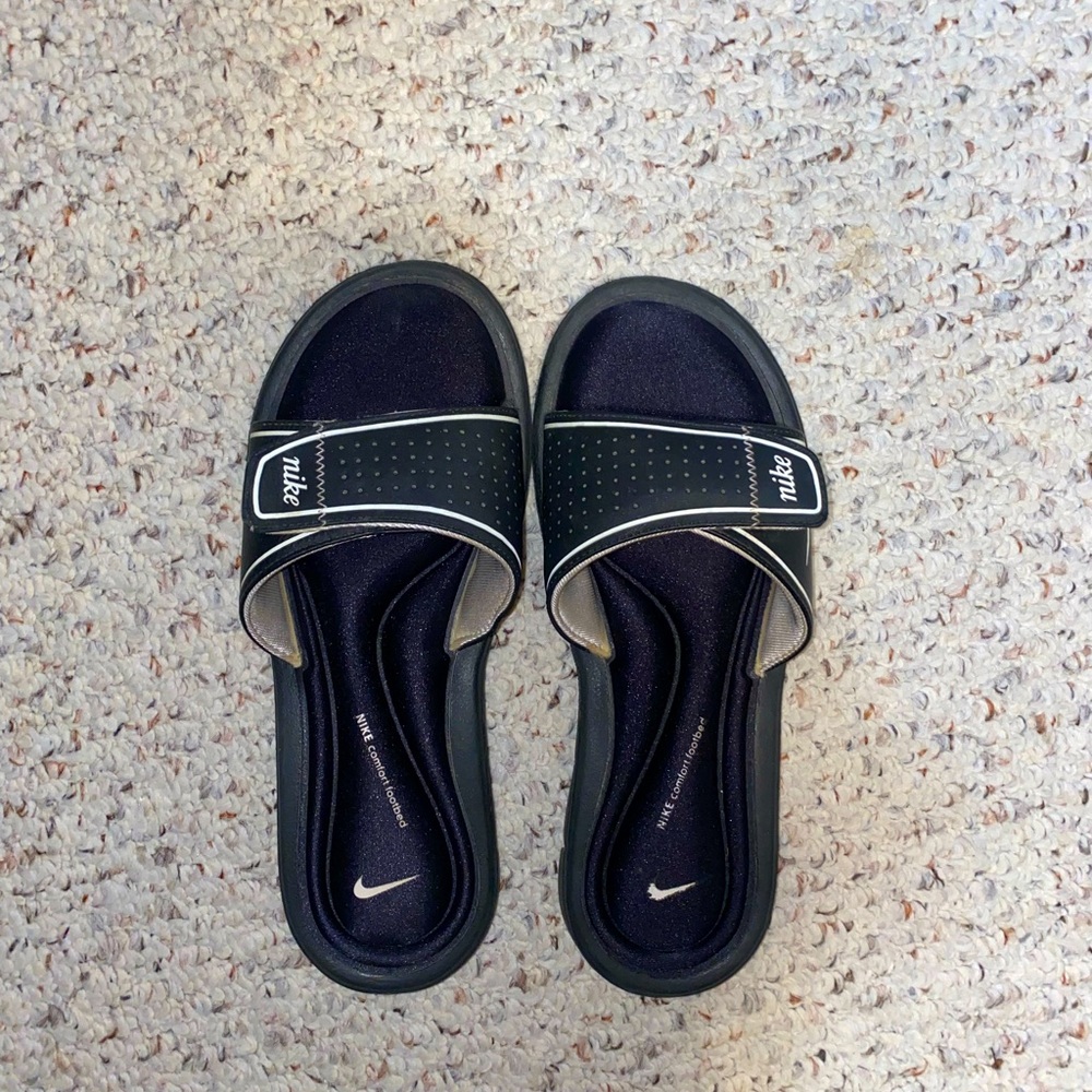 Nike slides- 6!